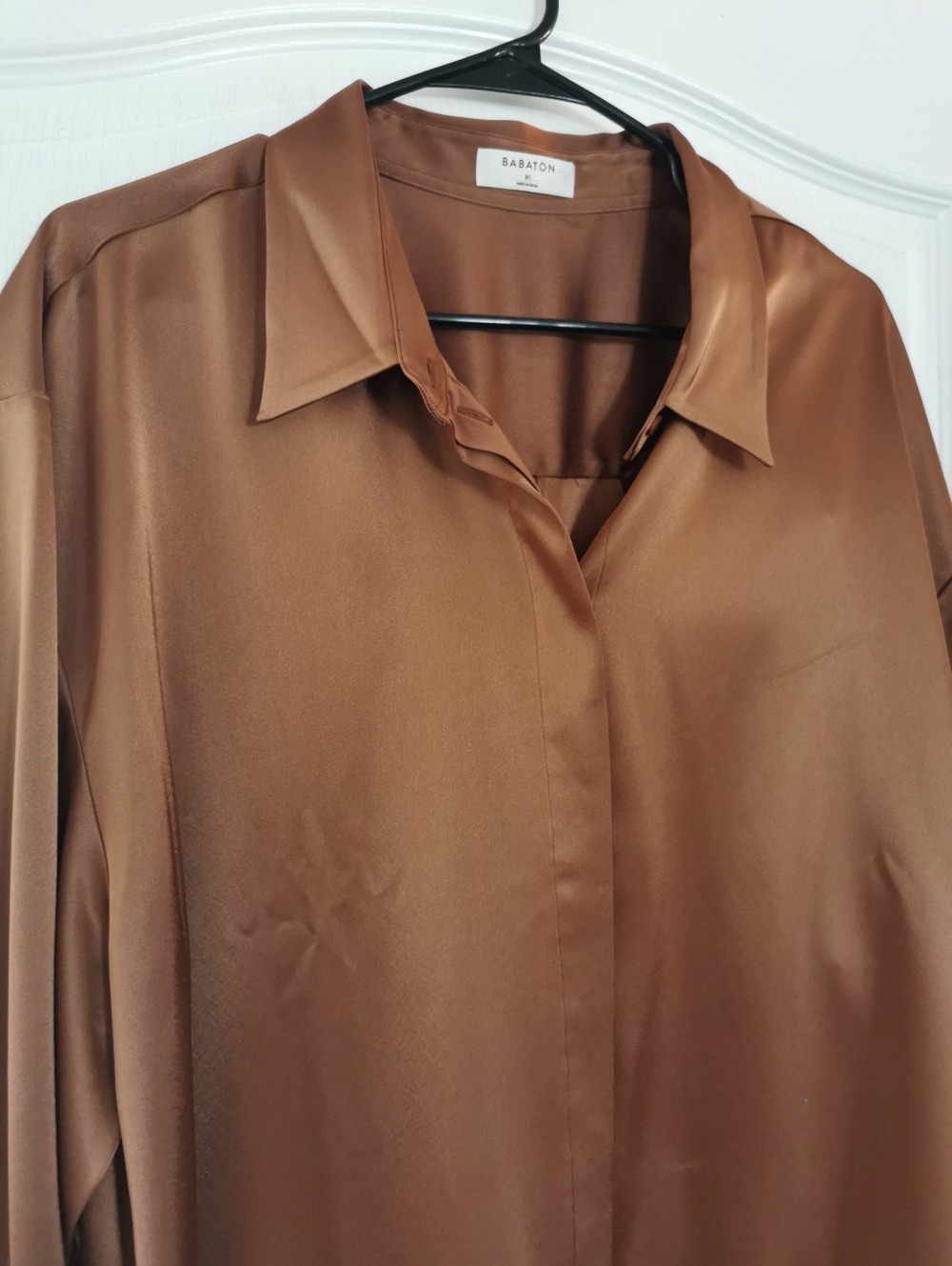 Aritzia Babaton Sable Satin Shirt size Xl Bronze - Picture 8 of 11